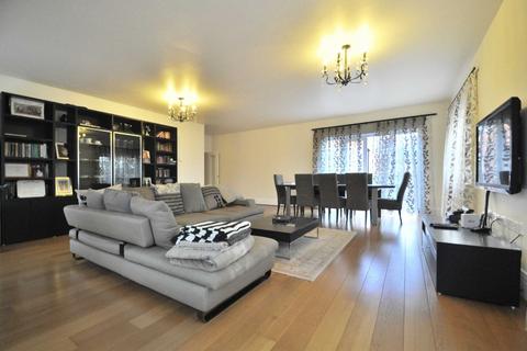 3 bedroom apartment for sale, Newton Park Place, Chislehurst, Kent, BR7
