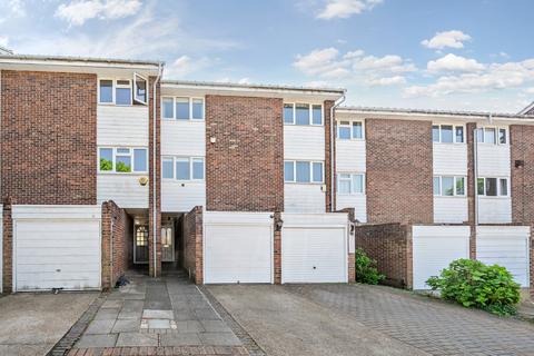 Invicta Close, Chislehurst, Kent, BR7