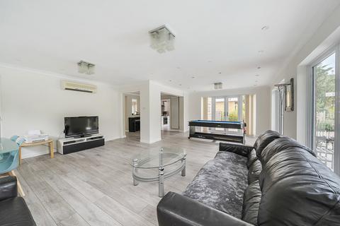 4 bedroom detached house for sale, The Spinneys, Bickley, Kent, BR1