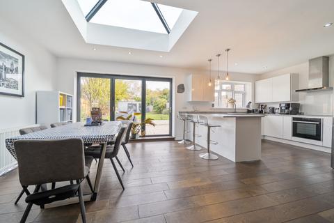 4 bedroom semi-detached house for sale, Mottingham Road, Mottingham, London, SE9