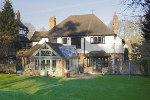 4 bedroom detached house for sale, Chislehurst Road, Chislehurst, Kent, BR7