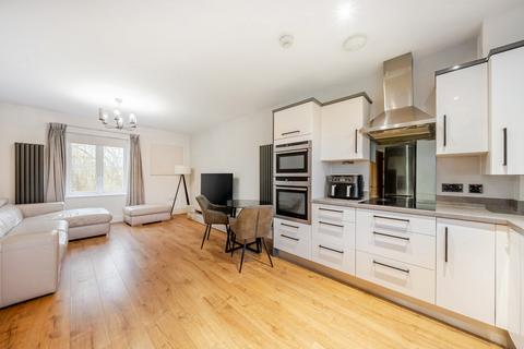 2 bedroom apartment for sale, Oaktree Gardens, New Eltham, London, SE9