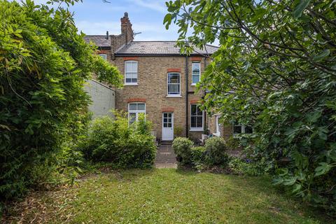 4 bedroom end of terrace house for sale, Balcaskie Road, Eltham, London, SE9