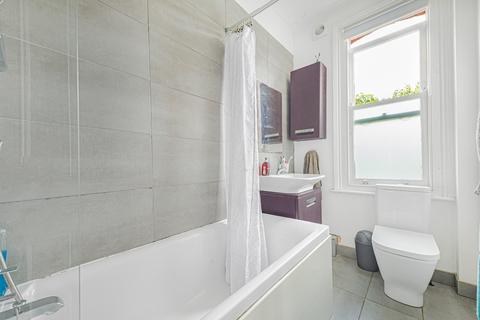 4 bedroom end of terrace house for sale, Balcaskie Road, Eltham, London, SE9