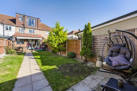 4 bedroom terraced house for sale, Sparrows Lane, Eltham, London, SE9