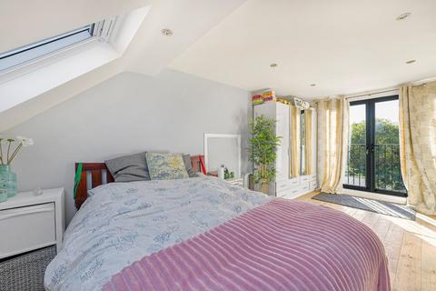 4 bedroom terraced house for sale, Sparrows Lane, Eltham, London, SE9