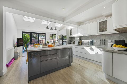 4 bedroom terraced house for sale, Sparrows Lane, Eltham, London, SE9