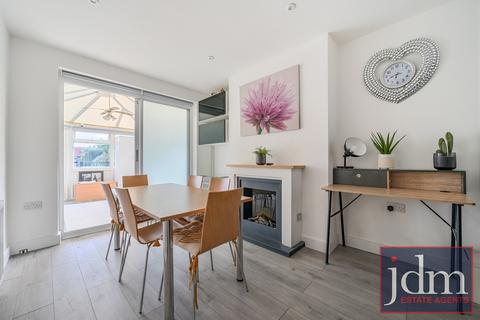 3 bedroom terraced house to rent, Castlewood Drive, London, SE9
