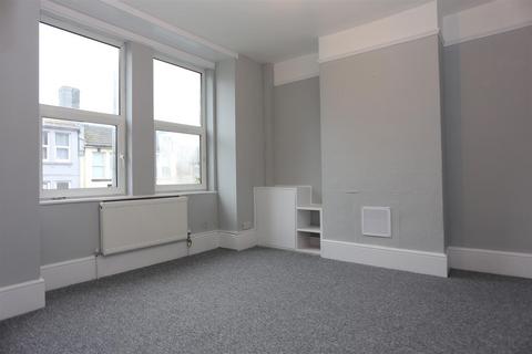 4 bedroom house to rent, Bear Road, Brighton