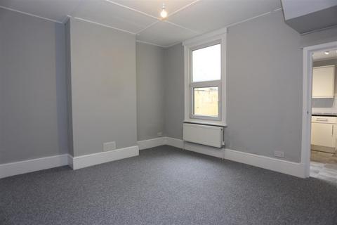 4 bedroom house to rent, Bear Road, Brighton