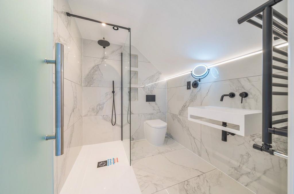 En-Suite To Bed 3