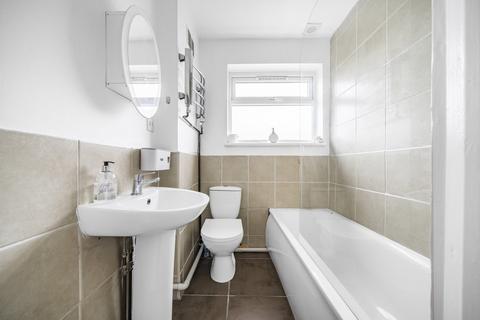 2 bedroom apartment to rent, Kenilworth Road, Petts Wood, Kent, BR5