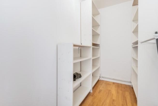 Walk-In Wardobe