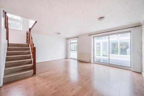 3 bedroom semi-detached house to rent, Fenton Close, Chislehurst, Kent, BR7