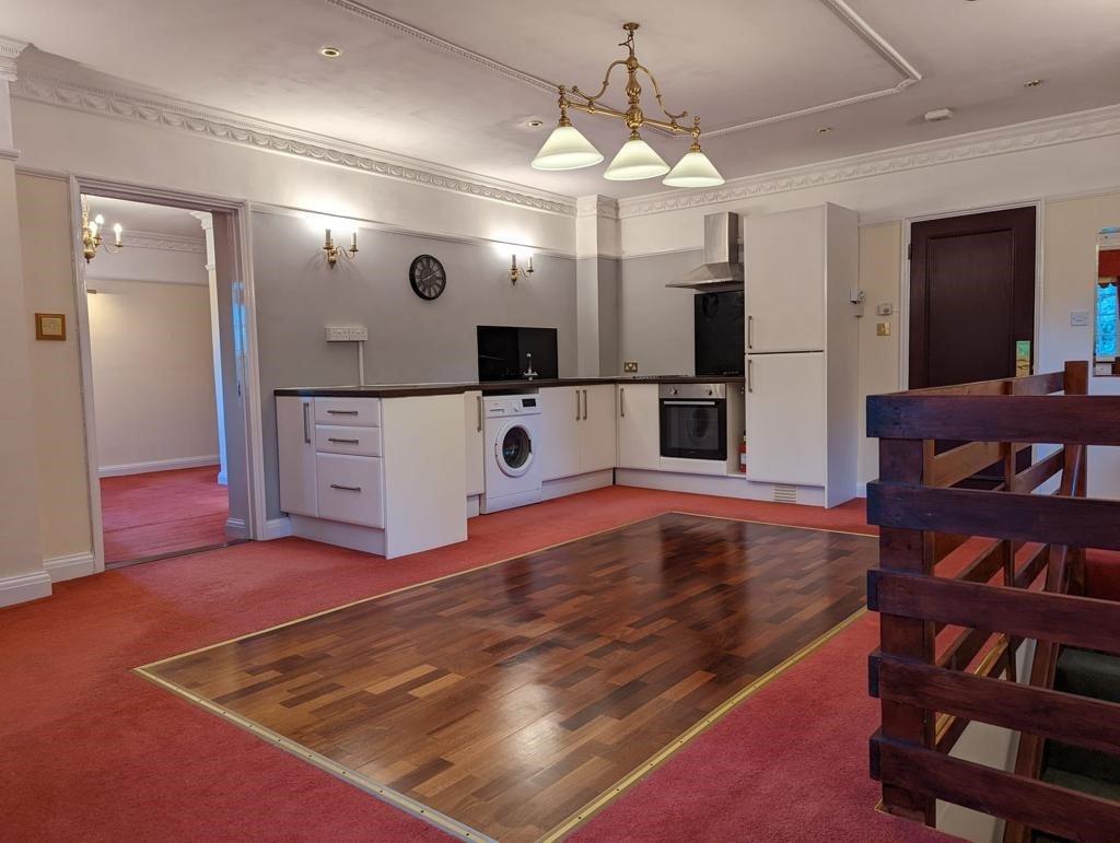 Kitchen/Dining Area