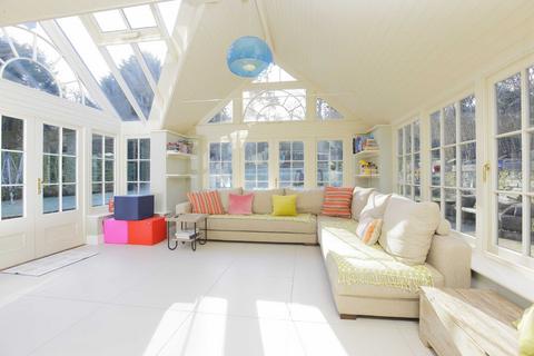 4 bedroom detached house to rent, Chislehurst Road, Chislehurst, Kent, BR7