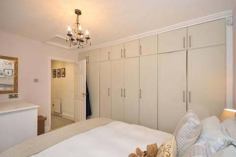 2 bedroom terraced house to rent, Susan Wood, Chislehurst, Kent, BR7