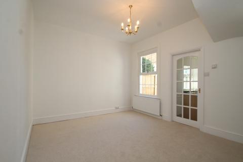 2 bedroom terraced house to rent, Gladstone Road, Orpington, BR6
