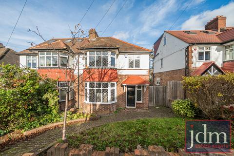 3 bedroom semi-detached house to rent, Leamington Avenue, Bromley, BR1