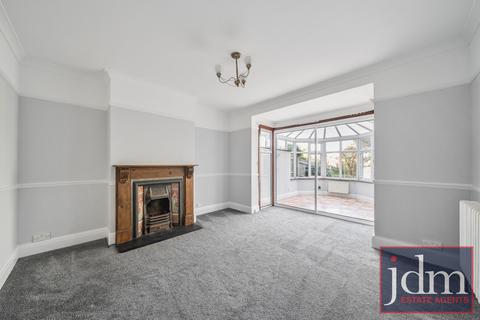 3 bedroom semi-detached house to rent, Leamington Avenue, Bromley, BR1