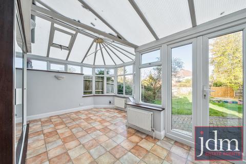 3 bedroom semi-detached house to rent, Leamington Avenue, Bromley, BR1