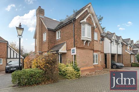 4 bedroom semi-detached house to rent, Appleby Close, Petts Wood, Orpington, BR5