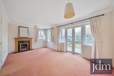4 bedroom semi-detached house to rent, Appleby Close, Petts Wood, Orpington, BR5