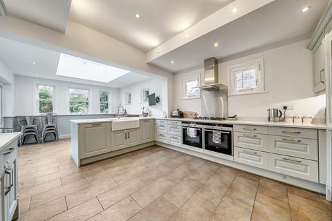 6 bedroom detached house to rent, Rodway Road, Bromley, Kent, BR1