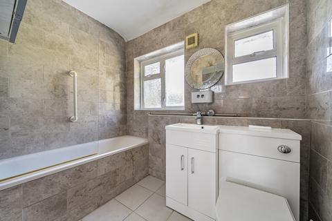 3 bedroom semi-detached house to rent, Kedleston Drive, Orpington, BR5