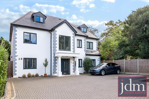 6 bedroom detached house to rent, Elmstead Glade, Chislehurst, Kent, BR7