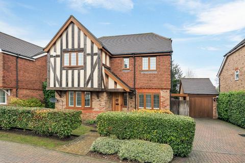 4 bedroom detached house for sale, Wyvern Close, Orpington, BR6