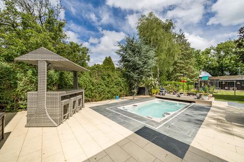 4 bedroom detached house for sale, Sutherland Avenue, Petts Wood, Orpington, BR5