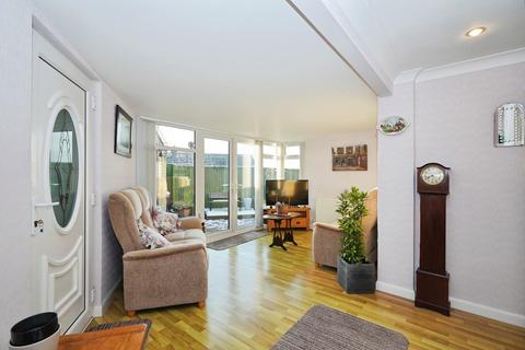 3 bedroom semi-detached house for sale, Meadow Close, Scarborough YO11