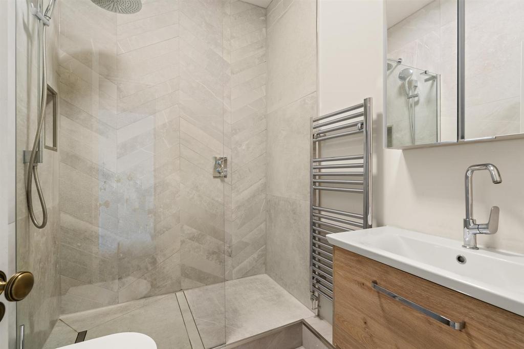 Flat 3 10 Queens Parade-19.jpg