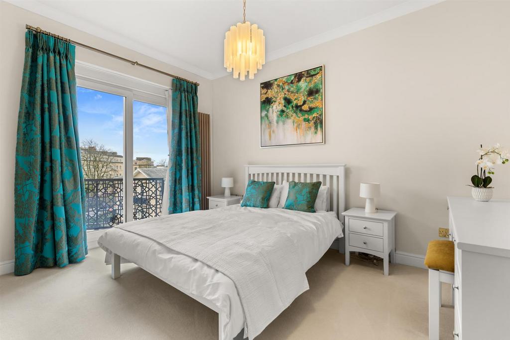 Flat 3 10 Queens Parade-15.jpg