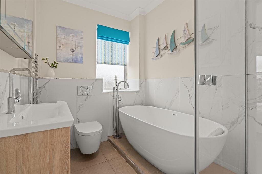 Flat 3 10 Queens Parade-16.jpg