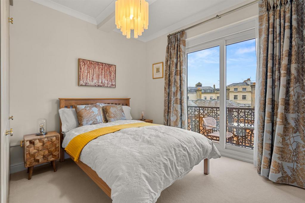 Flat 3 10 Queens Parade-18.jpg