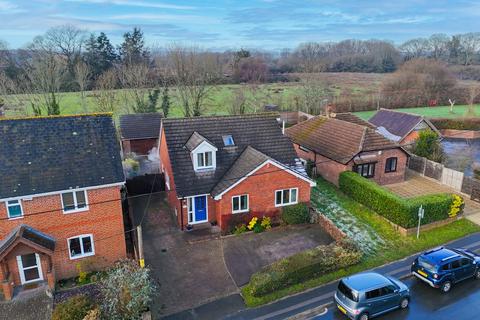 4 bedroom chalet for sale, Winsor Road, Southampton SO40