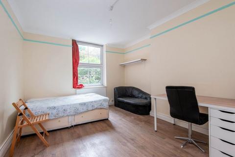 1 bedroom flat for sale, St. Katharines Way, London E1W