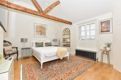 2 bedroom apartment to rent, Nelson Crescent, Ramsgate CT11