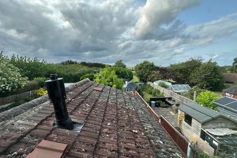 3 bedroom terraced house to rent, Horsham Lane, Upchurch, Kent, ME9