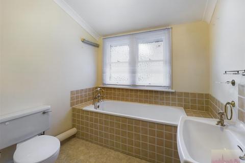 1 bedroom flat to rent, West Street, Harrow on the Hill