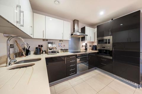 3 bedroom flat to rent, Province Square, London E14