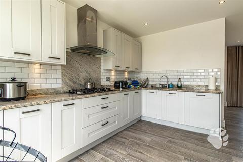 5 bedroom detached house for sale, Burdett Road, Basildon SS16