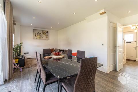 5 bedroom detached house for sale, Burdett Road, Basildon SS16
