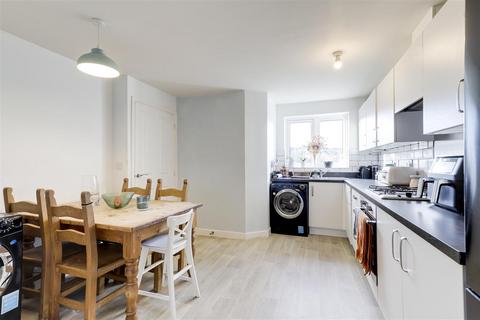 4 bedroom semi-detached house for sale, Corbett Chase, Gedling NG4