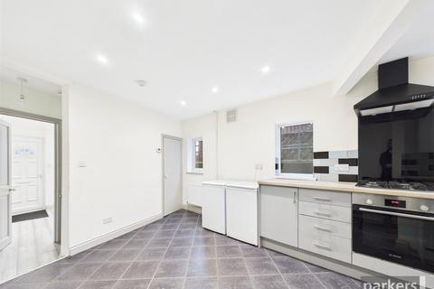 3 bedroom end of terrace house for sale, Brighton Road, Berkshire RG6