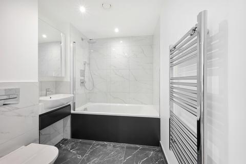 2 bedroom apartment to rent, One Thames Quay, 222 Marsh Wall