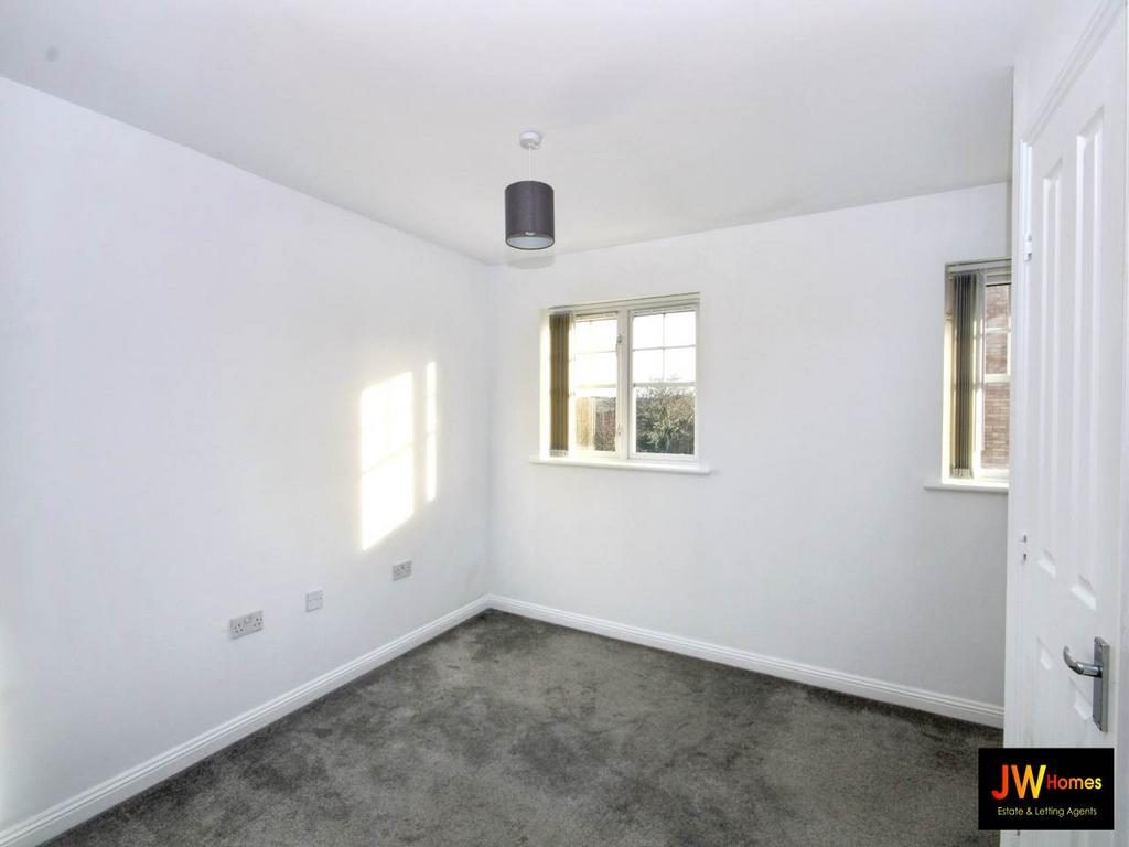 Bedroom 1 (2)