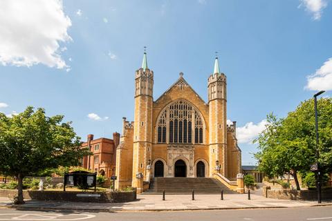 2 bedroom flat for sale, Marchwood Crescent, Ealing, London, W5